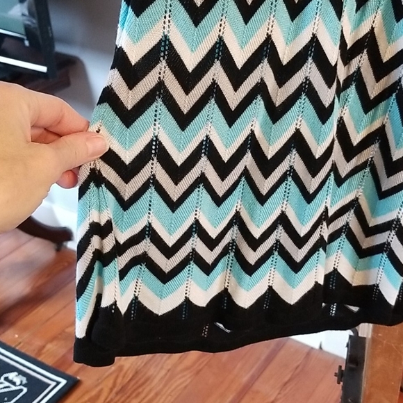 💥WHITE HOUSE/BLACK MARKET💥 - Picture 5 of 6